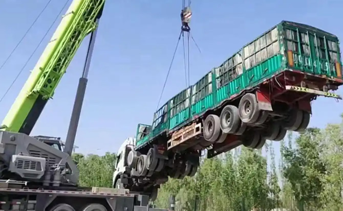 呼图壁道路脱困救援案例